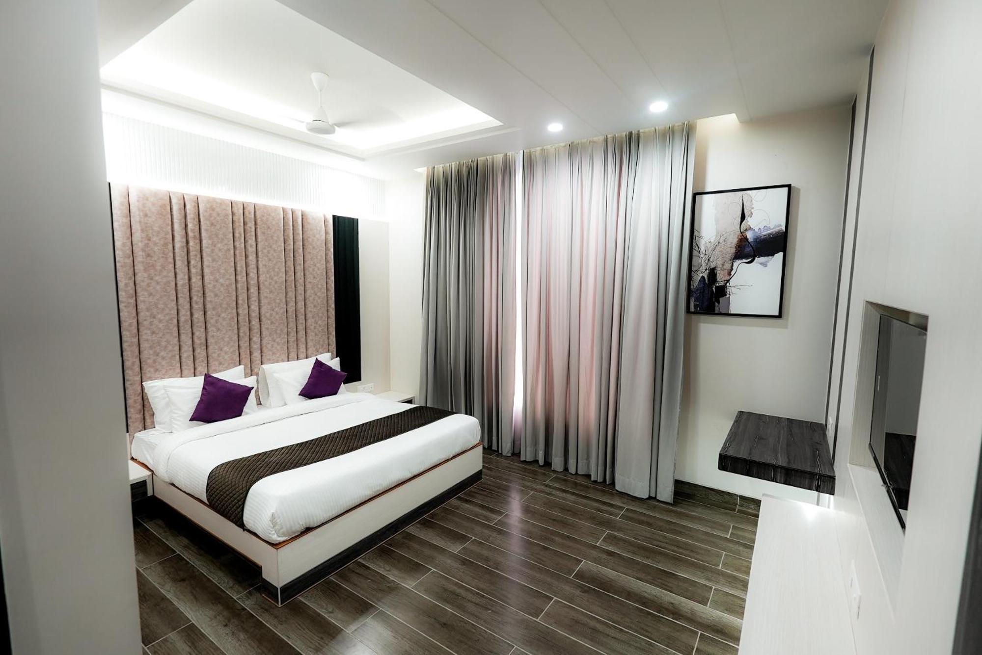 Hotel Elinor By Dazzling Hotels & Resorts Agra  Exterior photo