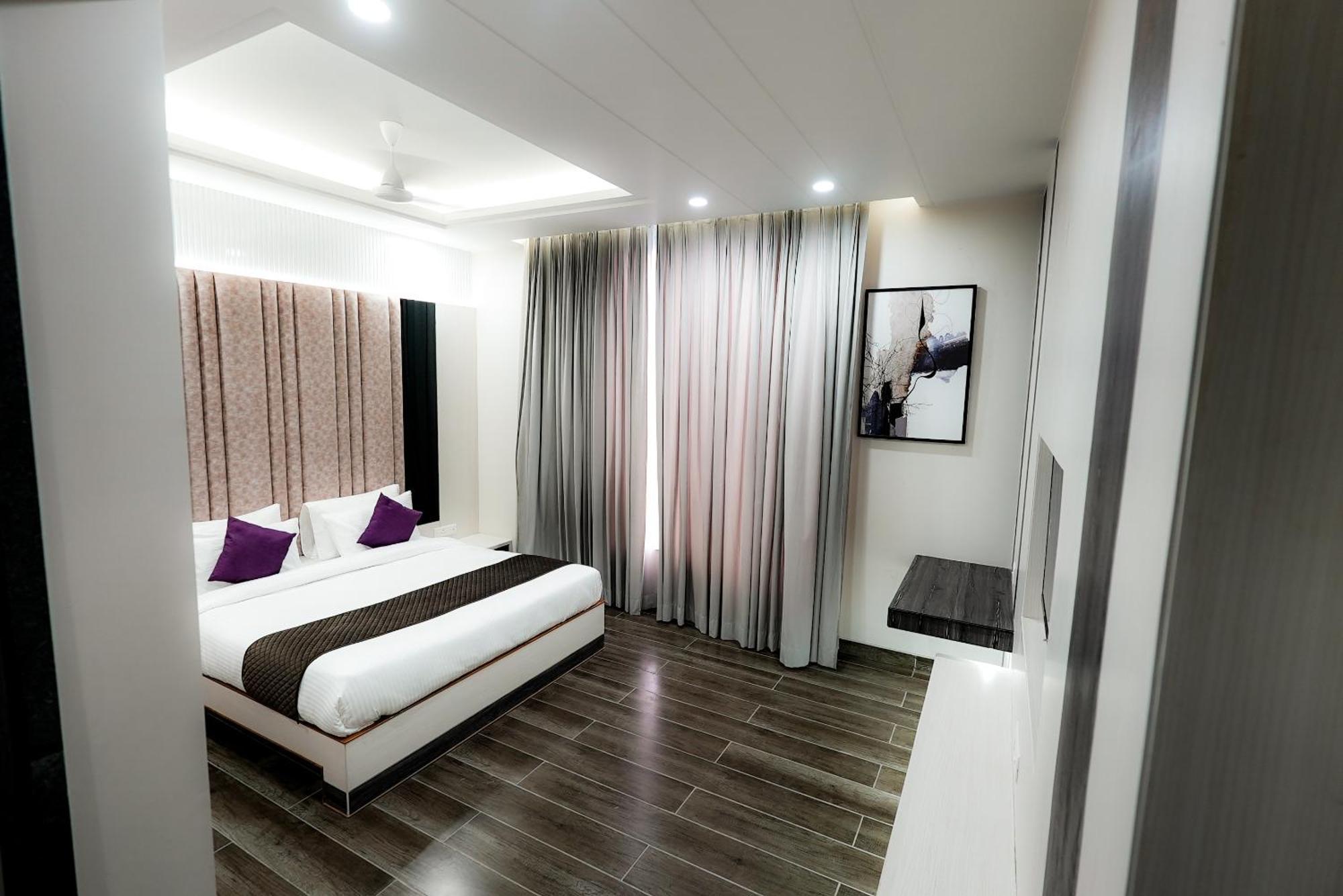Hotel Elinor By Dazzling Hotels & Resorts Agra  Exterior photo