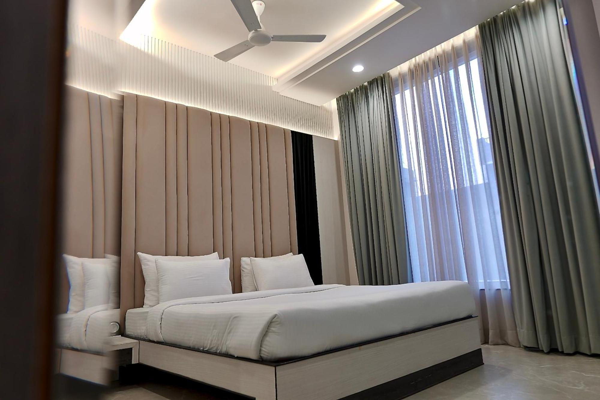 Hotel Elinor By Dazzling Hotels & Resorts Agra  Exterior photo