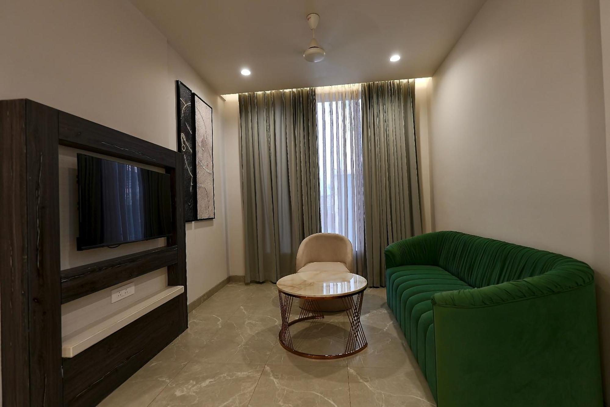 Hotel Elinor By Dazzling Hotels & Resorts Agra  Exterior photo
