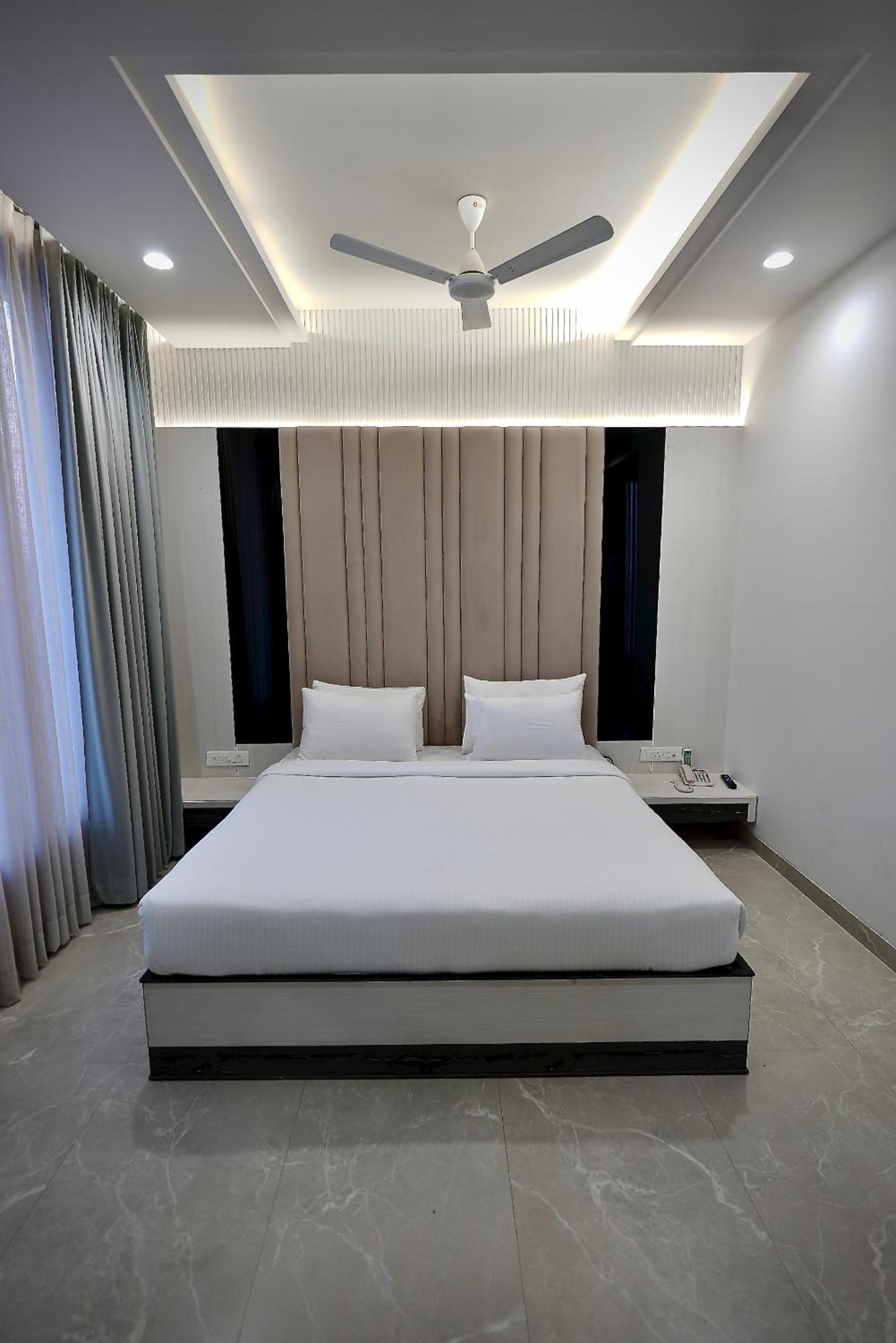 Hotel Elinor By Dazzling Hotels & Resorts Agra  Exterior photo