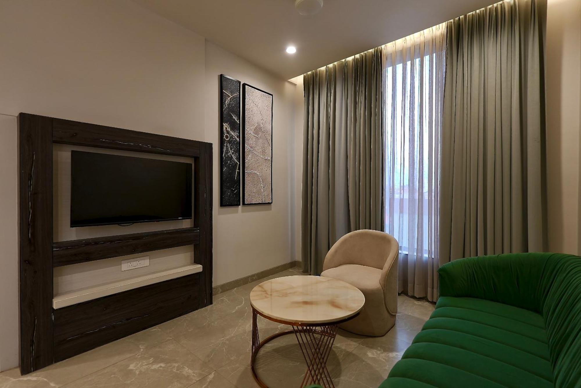 Hotel Elinor By Dazzling Hotels & Resorts Agra  Exterior photo