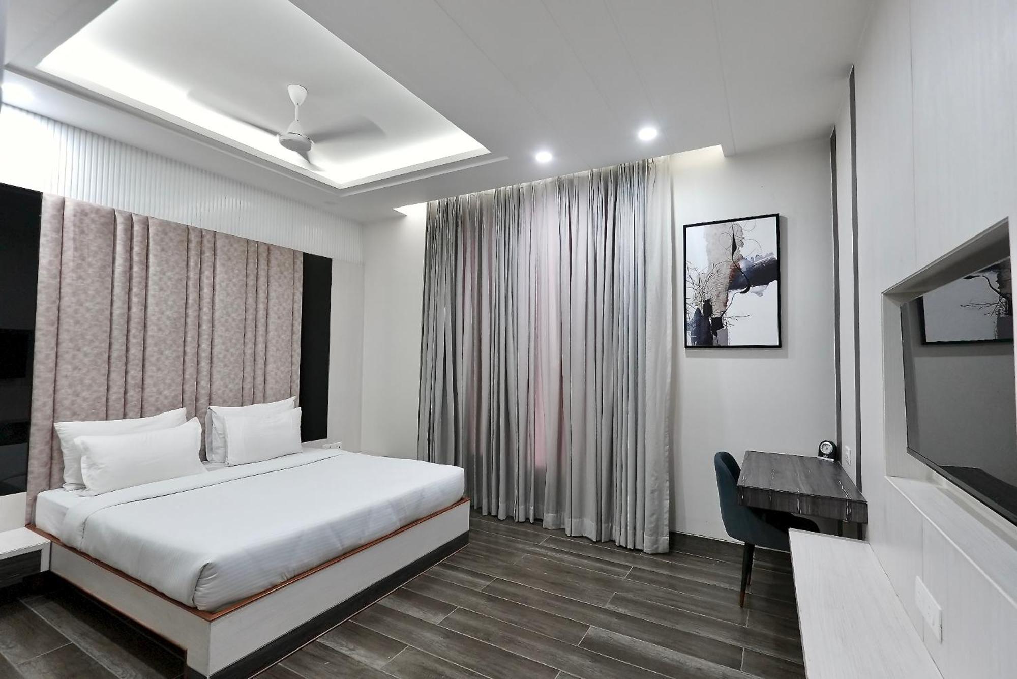 Hotel Elinor By Dazzling Hotels & Resorts Agra  Exterior photo