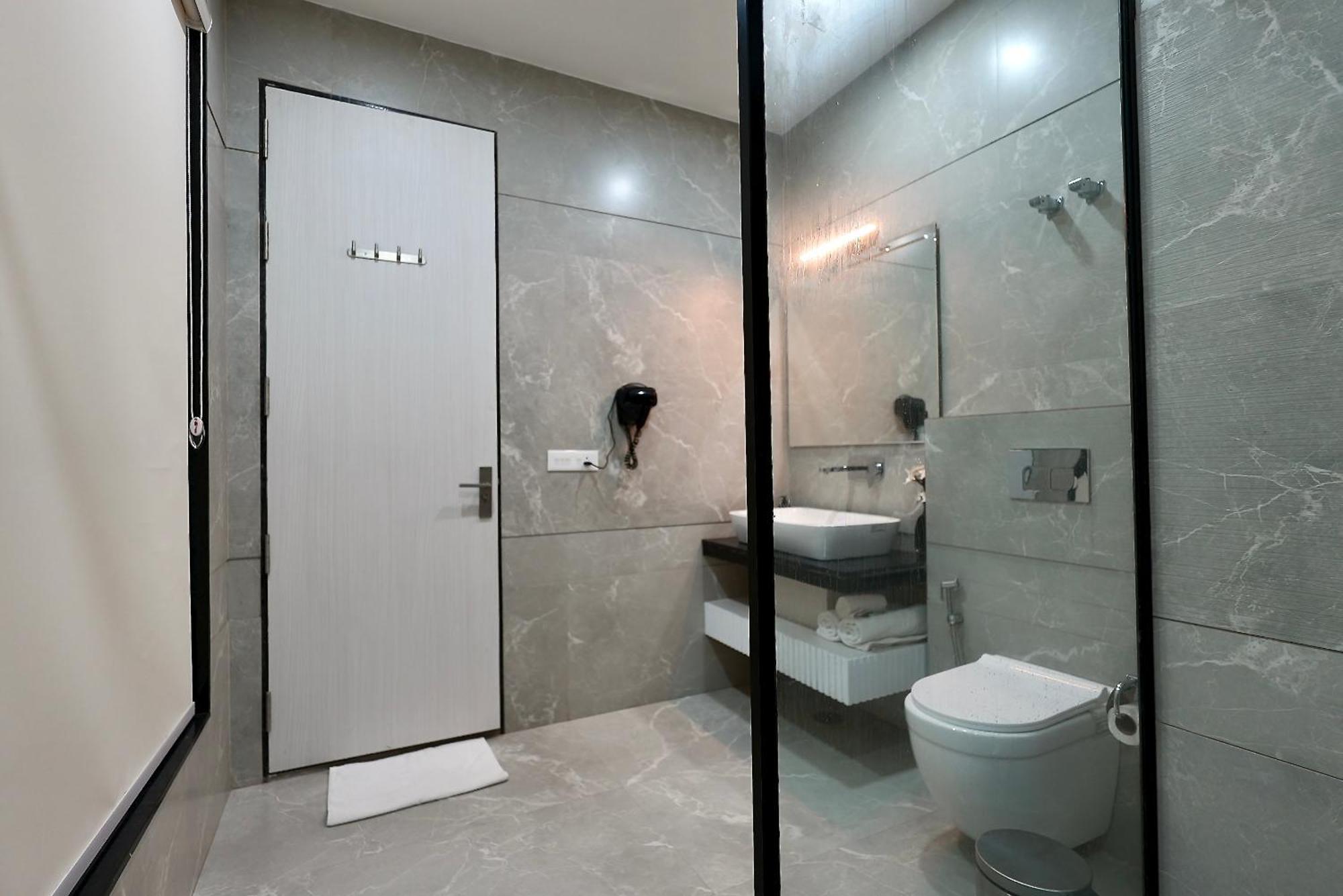 Hotel Elinor By Dazzling Hotels & Resorts Agra  Exterior photo