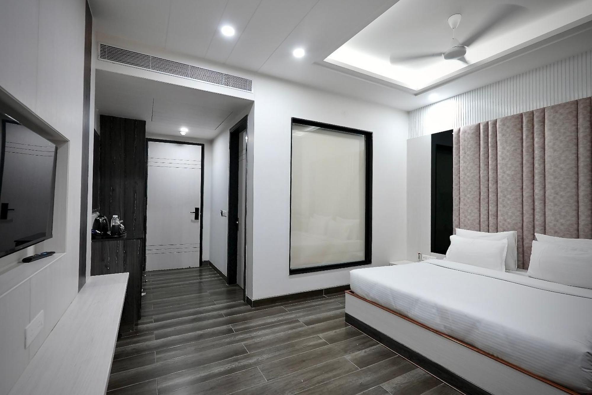 Hotel Elinor By Dazzling Hotels & Resorts Agra  Exterior photo
