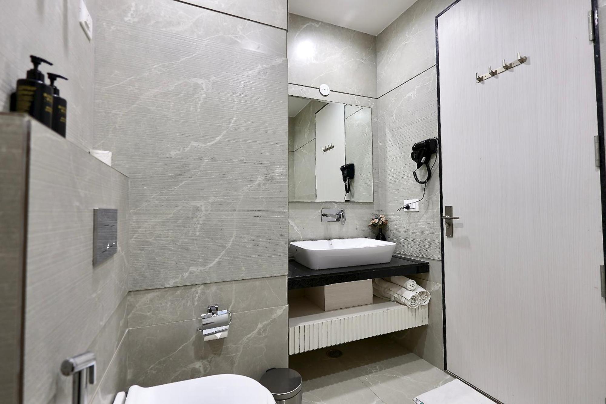 Hotel Elinor By Dazzling Hotels & Resorts Agra  Exterior photo